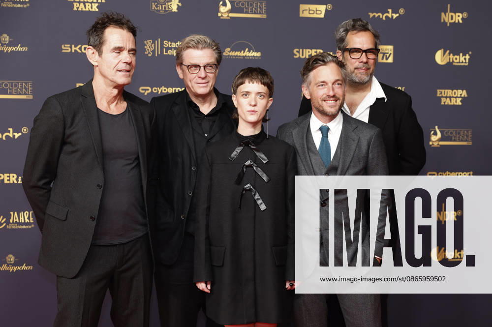 Tom Tykwer, Hendrik Handloegten, Liv Lisa Fries, Volker Bruch und Achim von Borries bei der 32. Verleihung der Goldenen Henne 2026 in der Leipziger Messe. Leipzig