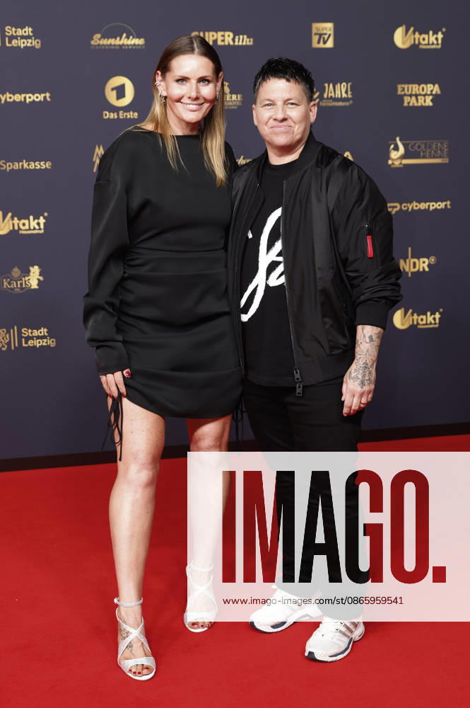 Kerstin Ott mit Ehefrau Karolina Köppen bei der 32. Verleihung der Goldenen Henne 2026 in der Leipziger Messe. Leipzig