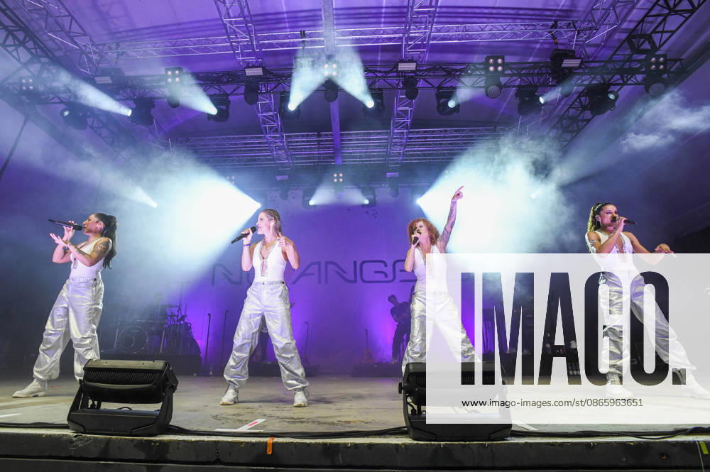 Jessica Wahls, Sandy Mölling, Lucy Diakovska und Nadja Benaissa von den No Angels bei einem Konzert der TwentyFive Live -Jubiläumstour auf der Parkbühne. Hannover