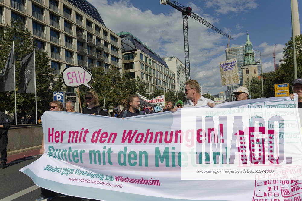 Demonstration gegen hohe Mieten in Berlin 2026-09-05 Deutschland, Berlin Demonstration zahlreicher Organisationen im Zentrum Berlins gegen hohe Mieten, Mkietwucher, Verdrängung und für die Enteignung und Kommunalisierung großer Wohnungsbestände.