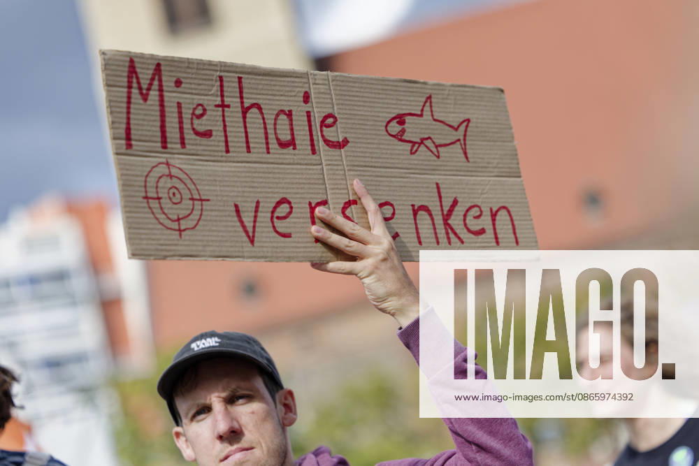 Demonstration gegen hohe Mieten in Berlin 2026-09-05 Deutschland, Berlin Demonstration zahlreicher Organisationen im Zentrum Berlins gegen hohe Mieten, Mkietwucher, Verdrängung und für die Enteignung und Kommunalisierung großer Wohnungsbestände.