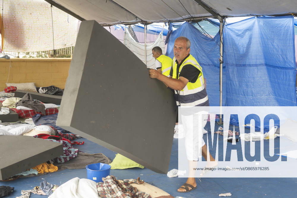 The Government Takes Control of the Port of Ceuta to Provide Humanitarian Assistance to Migrants Several workers, on September 5, 2026, in Ceuta, Spain. The Government is taking control of the port of Ceuta to provide humanitarian assistance to migrants in tents and other spaces, as provided for in a resolution from the Ministry of Transportation and Sustainable Mobility published this Saturday and reviewed by Europa Press. Specifically, the department led by Óscar Puente authorizes the Secretary of State for Migration to temporarily use an area of 16,000 square meters of public port land located in the Poniente Expansion, Phase I, within the service area of the Port of Ceuta SEPTEMBER 5, 2026 MIGRANTS IMMIGRATION HUMANITARIAN CRISIS MIGRA
