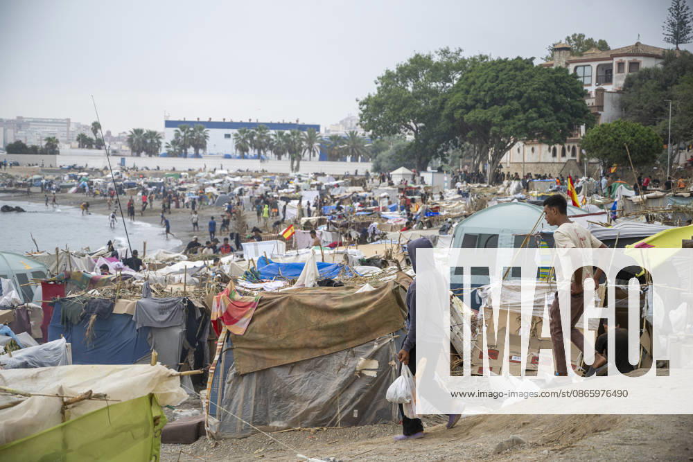 The Government Takes Control of the Port of Ceuta to Provide Humanitarian Assistance to Migrants Several migrants camped on the beach, September 5, 2026, in Ceuta, Spain. The government is taking control of the port of Ceuta to provide humanitarian assistance to migrants in tents and other spaces, as provided for in a resolution from the Ministry of Transportation and Sustainable Mobility published this Saturday and reviewed by Europa Press. Specifically, the department led by Óscar Puente authorizes the Secretary of State for Migration to temporarily use an area of 16,000 square meters of public port land located in the Poniente Expansion, Phase I, of the port of Ceuta’s service area SEPTEMBER 5, 2026 MIGRANTS IMMIGRATION HUMANITARIAN CRI