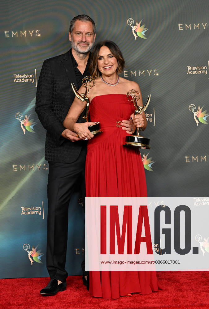 78th Emmy Awards Night 1 Peter Hermann and Mariska Hargitay in the press room at the 78th Emmy Awards Nigh1, held at the Peacock Theatre in Los Angeles, Ca. on September 5, 2026. Los Angeles Peacock Theatre California USA