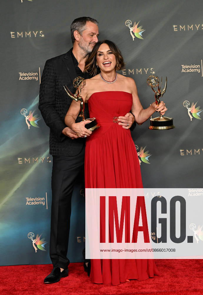 78th Emmy Awards Night 1 Peter Hermann and Mariska Hargitay in the press room at the 78th Emmy Awards Nigh1, held at the Peacock Theatre in Los Angeles, Ca. on September 5, 2026. Los Angeles Peacock Theatre California USA