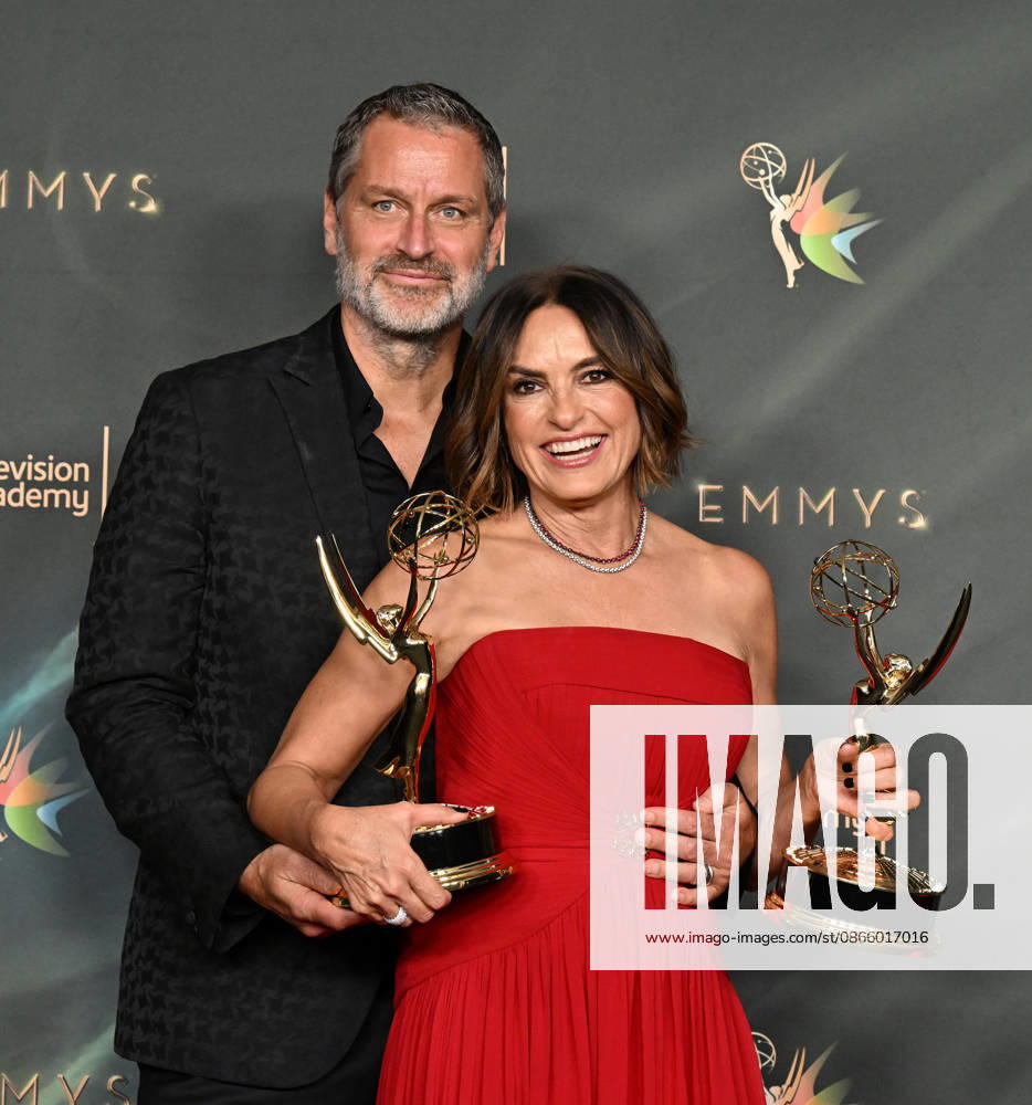 78th Emmy Awards Night 1 Peter Hermann and Mariska Hargitay in the press room at the 78th Emmy Awards Nigh1, held at the Peacock Theatre in Los Angeles, Ca. on September 5, 2026. Los Angeles Peacock Theatre California USA