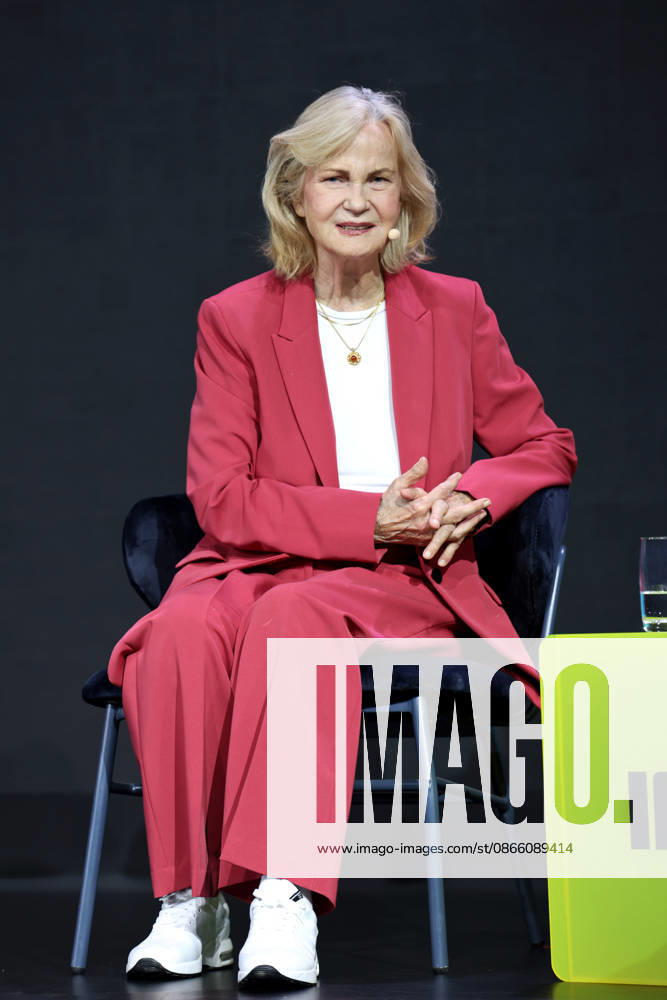 IFA, Impressions from the Technology Fair, Berlin, September 5, 2026 Heikedine Körting, radio drama producer for EUROPA’s *Die Drei*, TKKG, etc., radio drama narrator and attorney Known as the Queen of Radio Dramas Die Drei – A Shift in Imagination Radio Drama Production Between Tape and AI, IFA 2026 Innovation Stage, Berlin, September 5, 2026, Berlin Exhibiti