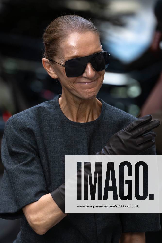 CELINE DION IN PARIS PHOTOPQR OUEST FRANCE Stéphane Geufroi Paris, September 8, 2026 Céline Dion leaves the Royal Monceau in the late afternoon. As usual, she took a few minutes to greet her fans. Paris, September 8, 2026 – Céline Dion leaves the Royal Monceau in the late afternoon. As usual, she took a few minutes to greet her admirers. Paris, France