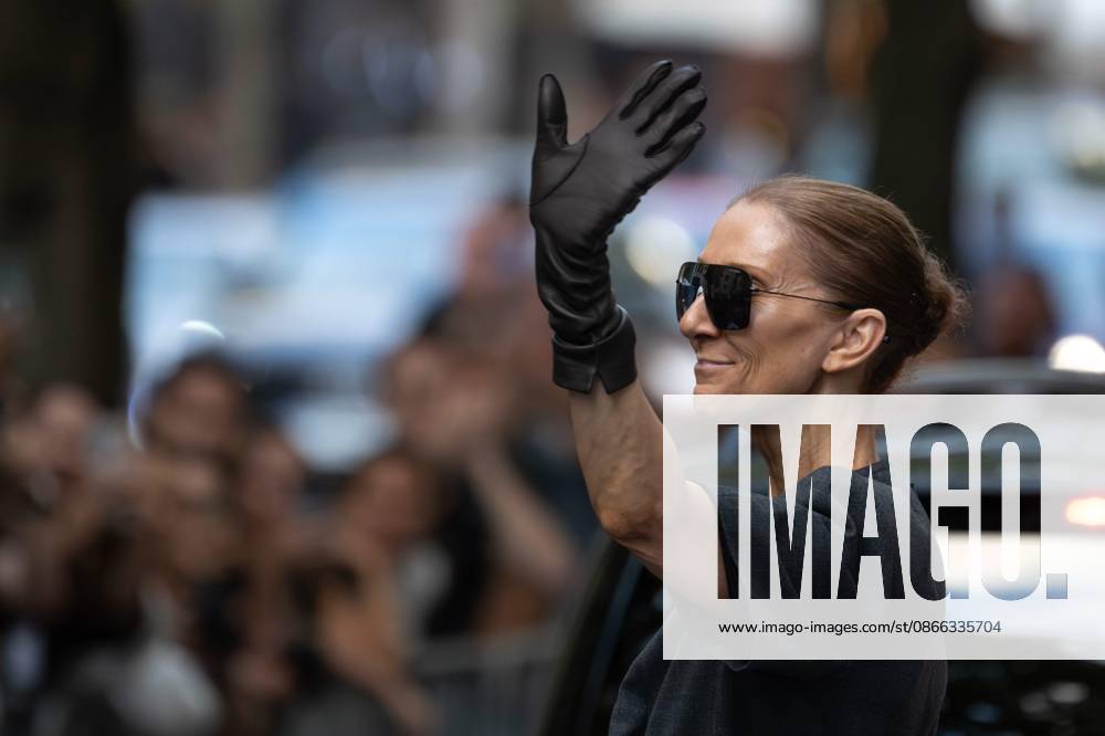 CELINE DION IN PARIS PHOTOPQR OUEST FRANCE Stéphane Geufroi Paris, September 8, 2026 Céline Dion leaves the Royal Monceau in the late afternoon. As usual, she took a few minutes to greet her fans. Paris, September 8, 2026 – Céline Dion leaves the Royal Monceau in the late afternoon. As usual, she took a few minutes to greet her admirers in Paris, France