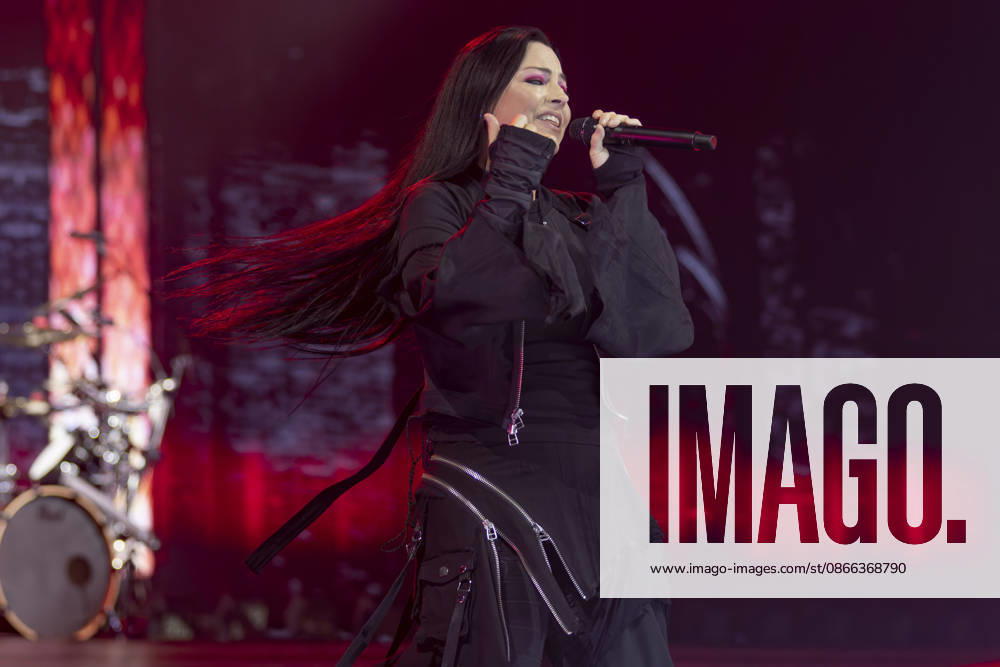 Evanescence perform at Leeds Arena Amy Lee of Evanescence performs at First Direct Arena, Leeds, England, 8th September 2026, Credit:Mike Gray MIKE GRAY - B4227 Avalon