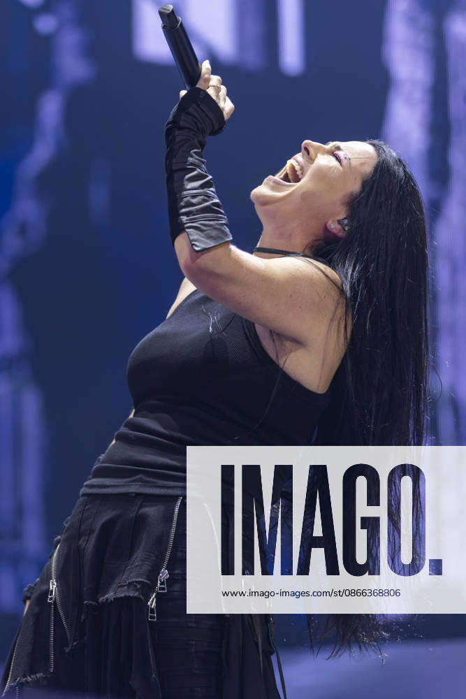 Evanescence perform at Leeds Arena Amy Lee of Evanescence performs at First Direct Arena, Leeds, England, 8th September 2026, Credit:Mike Gray MIKE GRAY - B4227 Avalon