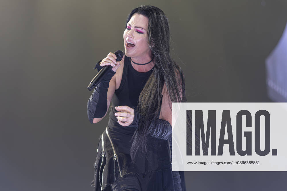 Evanescence perform at Leeds Arena Amy Lee of Evanescence performs at First Direct Arena, Leeds, England, 8th September 2026, Credit:Mike Gray MIKE GRAY - B4227 Avalon