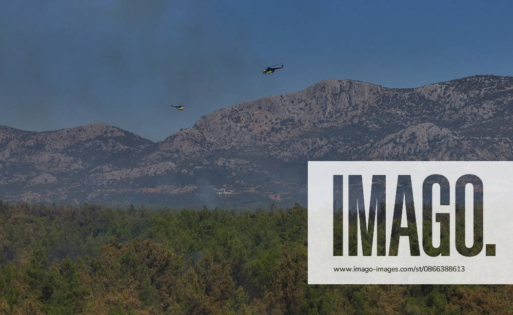 Firefighting efforts continue at the wildfire in Antalya ANTALYA, TURKIYE - SEPTEMBER 9: Firefighters respond to a forest fire both from the air in the Aksu district of Antalya, Turkiye on September 9, 2026. Orhan Cicek Anadolu Antalya Turkey. Editorial use only. Please get in touch for any other usage.