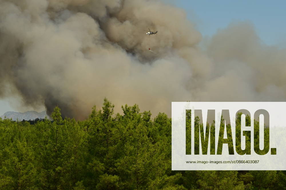 Firefighting efforts continue against wildfire in Turkiye s Antalya ANTALYA, TURKIYE - SEPTEMBER 09: A firefighting aircraft drops water over a wildfire that broke out in a forested area in Antalya s Aksu and Kepez districts on the evening of September 07 and spread across a wide area, as firefighting efforts continue from the air and on the ground in Antalya, Turkiye, on September 09, 2026. Orhan Cicek Anadolu Antalya Turkey. Editorial use only. Please get in touch for any other usage.