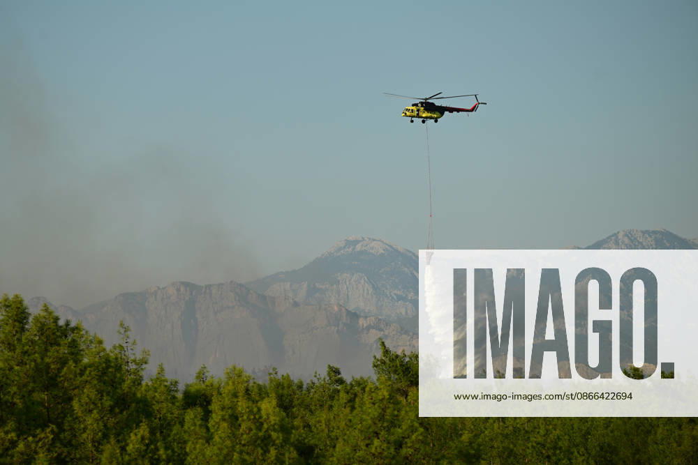 Firefighting efforts continue against wildfire in Turkiye s Antalya ANTALYA, TURKIYE - SEPTEMBER 09: A firefighting aircraft drops water over a wildfire that broke out in a forested area as firefighting efforts continue from the air and on the ground in Kizilli neighborhood of Kepez district, Antalya, Turkiye, on September 09, 2026. Orhan Cicek Anadolu Antalya Turkey. Editorial use only. Please get in touch for any other usage.