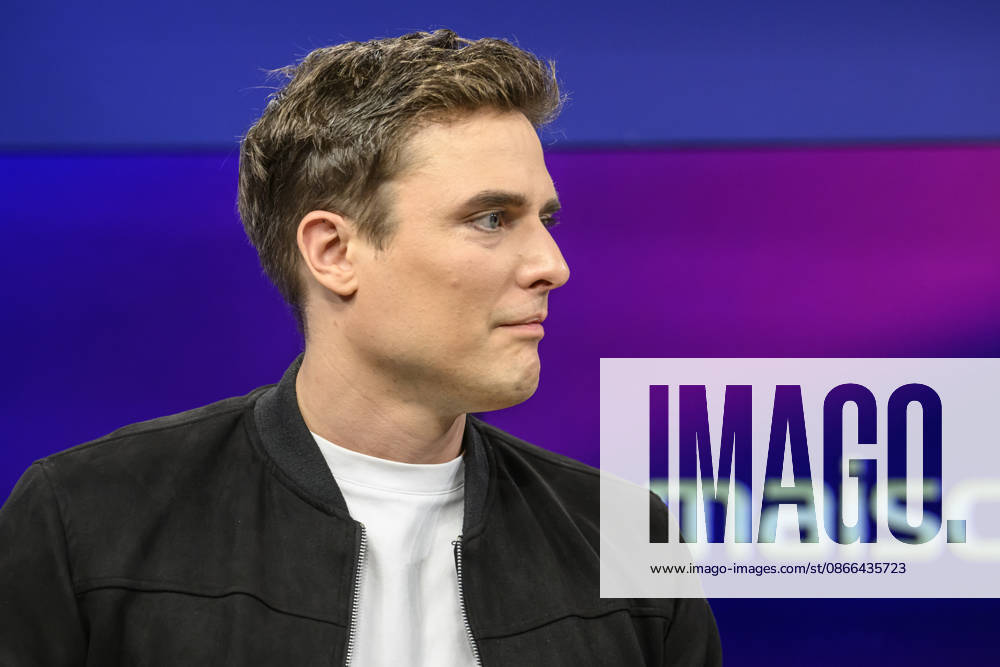 Im Bild v.l.: Constantin Schreiber (Axel Springer), GER, Berlin, Studio, zu Gast bei Maischberger, politische Talkshow, TV, Format, mit Moderatorin Sandra Maischberger, Das Erste, aus Adlershof Am Studio 20, 09.09.2026,