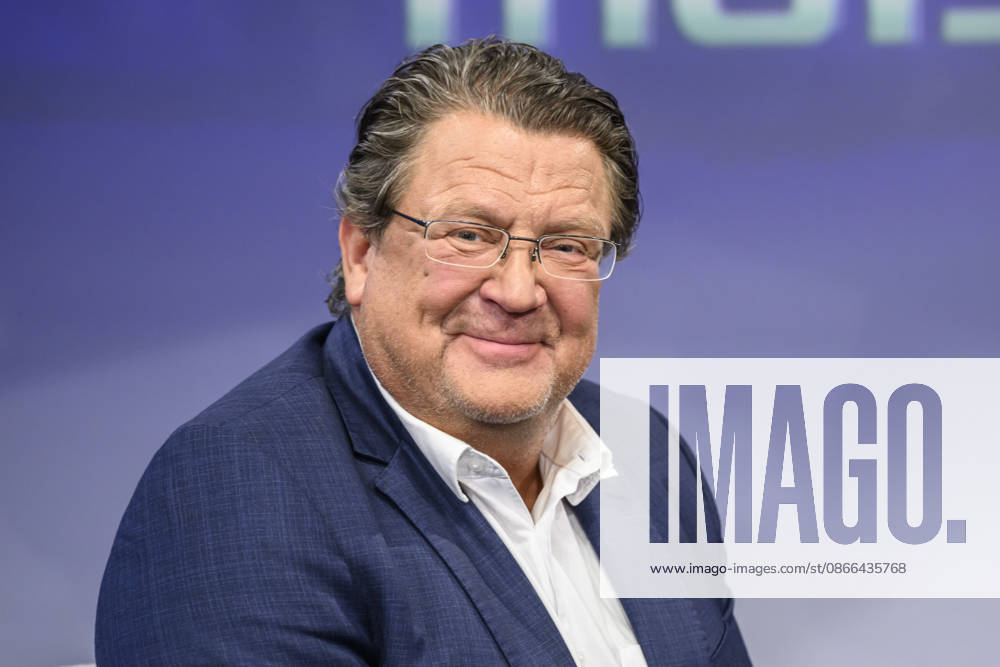 Im Bild v.l.: Stephan Brandner, AfD (Mitglied des Rechtsausschusses), GER, Berlin, Studio, zu Gast bei Maischberger, politische Talkshow, TV, Format, mit Moderatorin Sandra Maischberger, Das Erste, aus Adlershof Am Studio 20, 09.09.2026,