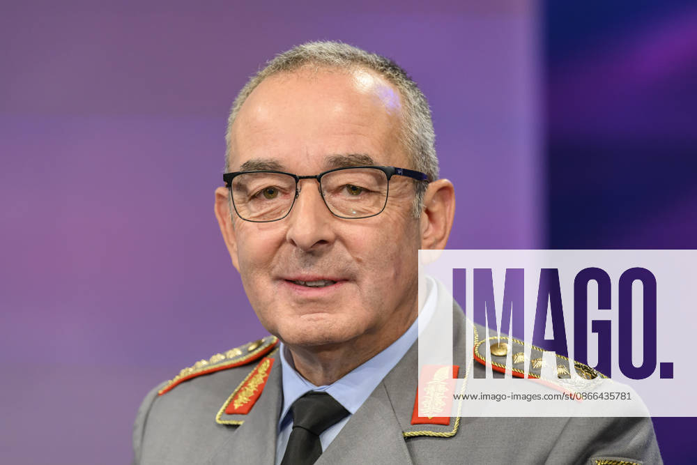 Im Bild v.l.: Carsten Breuer (Generalinspekteur der Bundeswehr), GER, Berlin, Studio, zu Gast bei Maischberger, politische Talkshow, TV, Format, mit Moderatorin Sandra Maischberger, Das Erste, aus Adlershof Am Studio 20, 09.09.2026,
