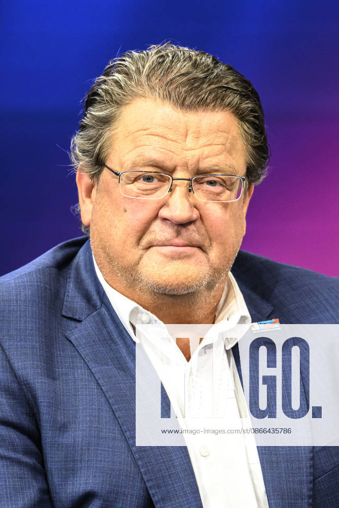 Im Bild v.l.: Stephan Brandner, AfD (Mitglied des Rechtsausschusses), GER, Berlin, Studio, zu Gast bei Maischberger, politische Talkshow, TV, Format, mit Moderatorin Sandra Maischberger, Das Erste, aus Adlershof Am Studio 20, 09.09.2026,
