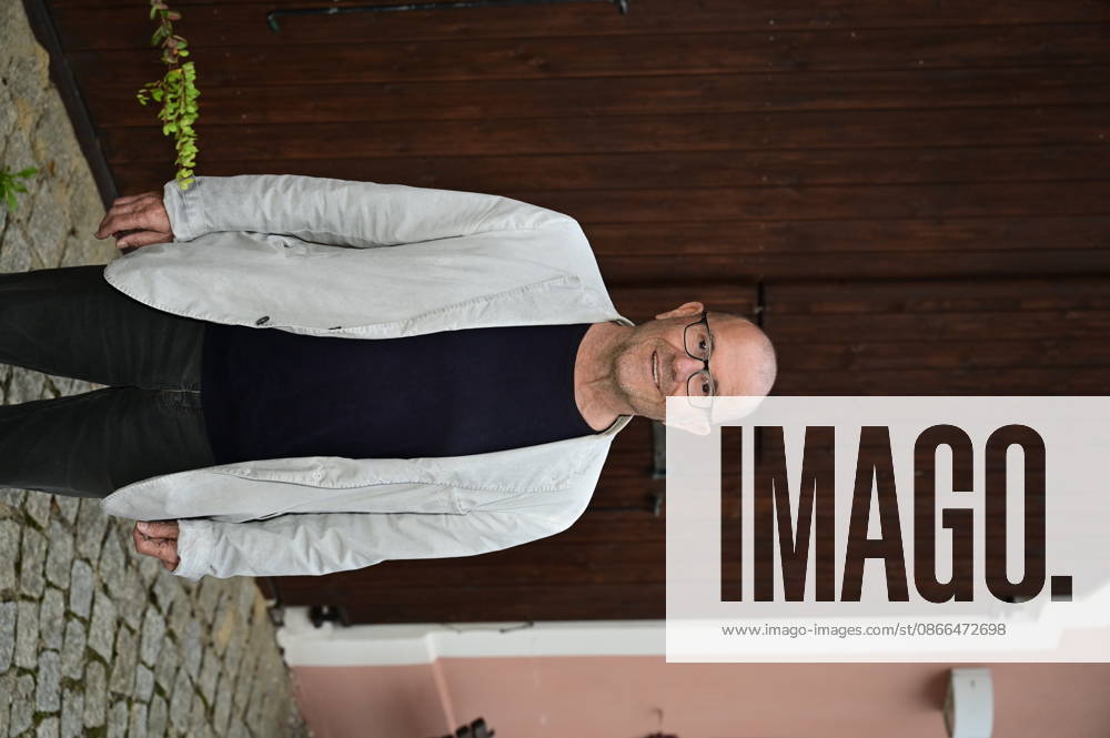 Stephan Krawczyk at the concert and reading Gelöste Stimmen: GDR Fates in Stories and Songs at the Sankt Wenzeslaus Abbey in Markersdorf, Jauernick Buschbach
