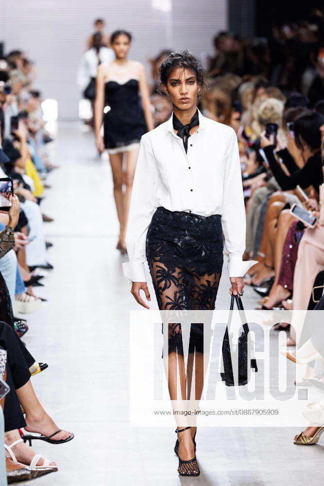 IPA89005190 - Milan, Milan Womens Fashion Week Spring Summer 2027 - Womens Fashion, Spring Summer 2027 - Ermanno Scervino fashion show - pictured on the runway: a model.