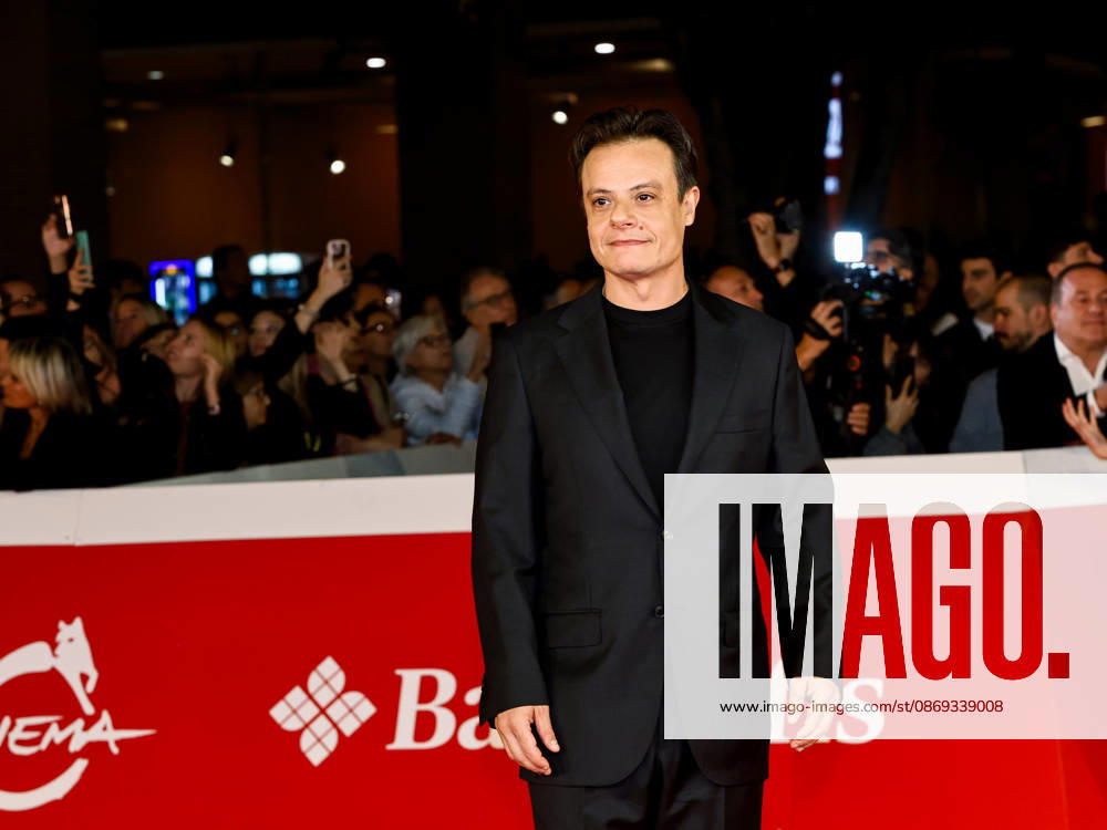 IPA89643738 - Rome, 2026 Film Festival - Evening 1 - Red Carpet at the Opening Ceremony In the photo: Lino Musella