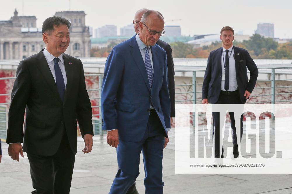 Berlin, Deutschland, 21.10.2026: Bundeskanzleramt: Empfang des Präsidenten der Mongolei: Ukhnaa Khurelsukh und Bundeskanzler Friedrich Merz (CDU)
