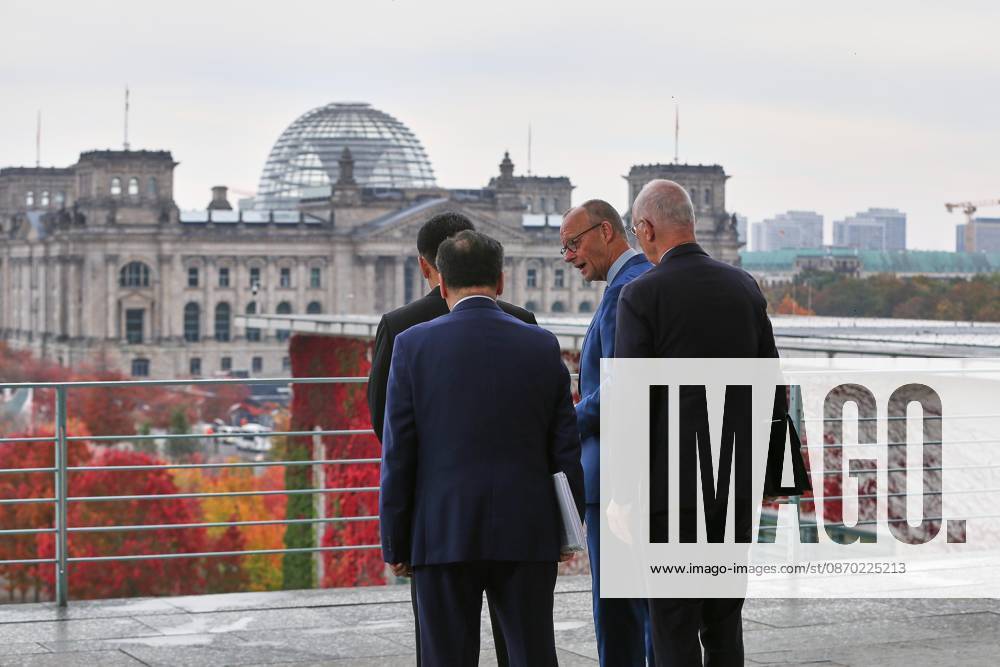 Berlin, Deutschland, 21.10.2026: Bundeskanzleramt: Empfang des Präsidenten der Mongolei: Ukhnaa Khurelsukh und Bundeskanzler Friedrich Merz (CDU)