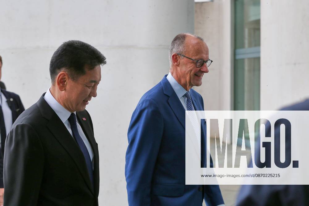 Berlin, Deutschland, 21.10.2026: Bundeskanzleramt: Empfang des Präsidenten der Mongolei: Ukhnaa Khurelsukh und Bundeskanzler Friedrich Merz (CDU)