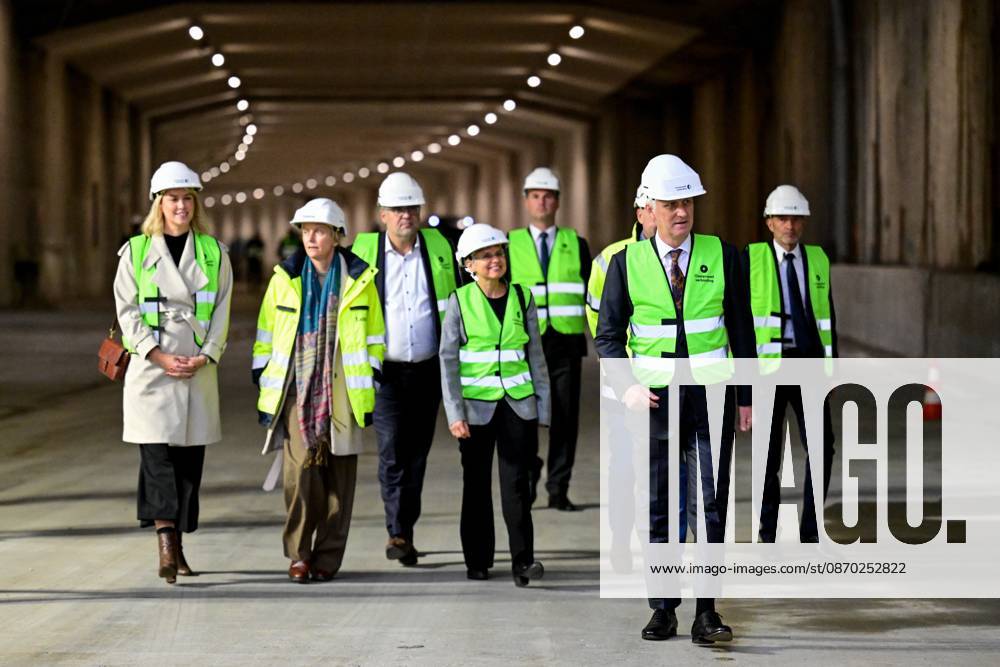 Acting Antwerp mayor Els Van Doesburg; Flemish Minister Annick De Ridder; Antwerp province governor Cathy Berx and King Philippe - Filip of Belgium pictured during a royal visit to the Oosterweel construction site on Wednesday 21 October 2026 in Antwerp. The Oosterweelverbinding is a major infrastructure and urban renewal project designed to close the northern section of the Antwerp Ring Road (R1). DIRKxWAEM 190516818
