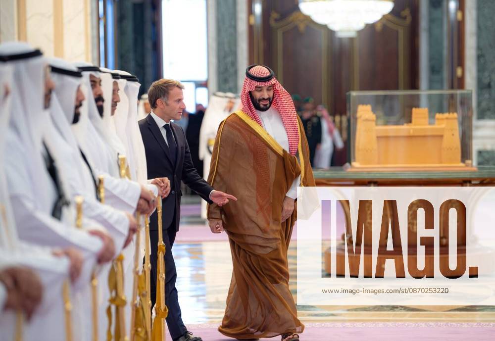 Emmanuel Macron - Mohammed bin Salman meeting in Riyadh RIYADH, SAUDI ARABIA - OCTOBER 21: (---- - MANDATORY CREDIT - BANDAR AL-JALOUD SAUDI ROYAL COURT HANDOUT - NO MARKETING NO ADVERTISING CAMPAIGNS - DISTRIBUTED AS A SERVICE TO CLIENTS----) French President Emmanuel Macron meets Saudi Crown Prince and Prime Minister Mohammed bin Salman Al Saud in Riyadh, Saudi Arabia, on October 21, 2026. Bandar Al-Jaloud Saudi Royal Court Anadolu Riyadh Saudi Arabia. Editorial use only. Please get in touch for any other usage.