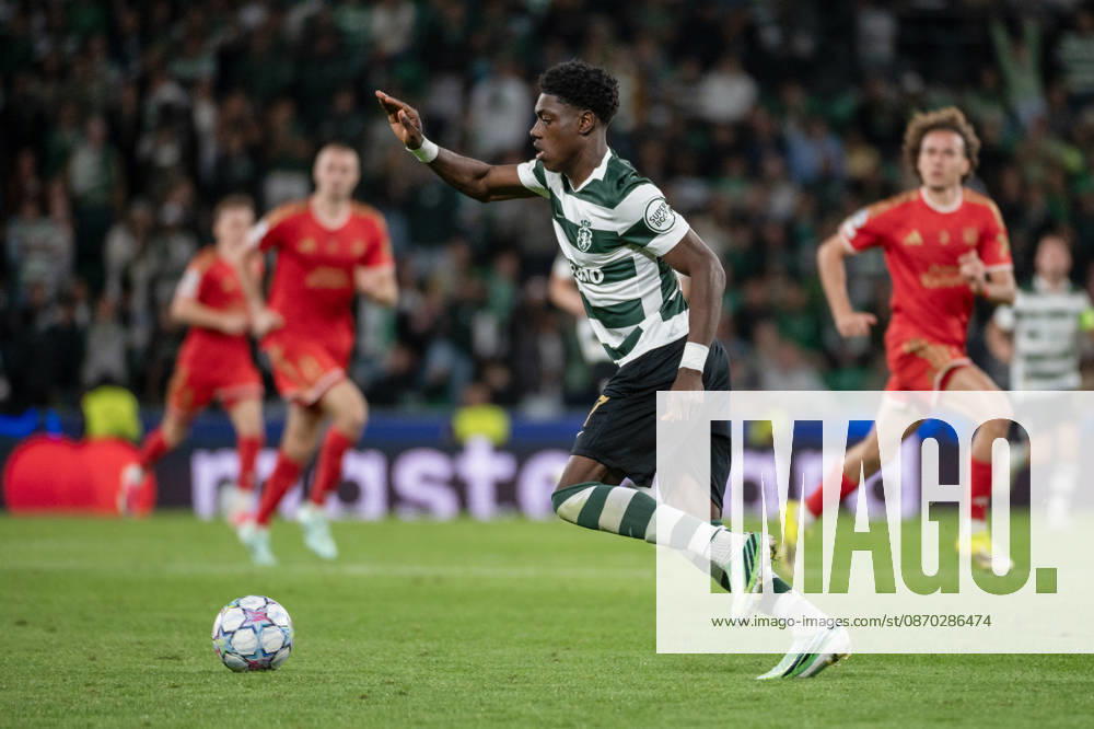 Sporting CP midfielder ISSA DOUMBIA runs with the ball during the UEFA Champions League league phase matchday three match against LASK at Estadio Jose Alvalade in Lisbon, Portugal, on October 21, 2026. Lisbon Portugal - ZUMAr238 20261021_zip_r238_027