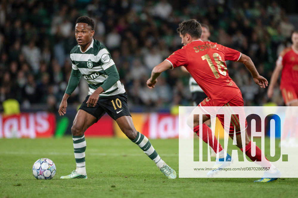 Sporting CP forward GENY CATAMO controls the ball as a LASK opponent closes him down during their UEFA Champions League league phase matchday three match at Estadio Jose Alvalade in Lisbon, Portugal, on October 21, 2026. Lisbon Portugal - ZUMAr238 20261021_zip_r238_033