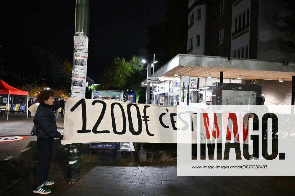 Students blocked the ULB campus in Brussels BRUSSELS, BELGIUM - OCTOBER 22: Students at the Universite Libre de Bruxelles (ULB) Solbosch Campus erect barricades and hang protest banners blocking campus entrances in Brussels, Belgium on Wednesday, October 22, 2026. Demonstrators assembled to protest planned tuition fee increases and budget cuts targeting higher education funding across the Wallonia-Brussels Federation. Dursun Aydemir Anadolu Brussels Belgium. Editorial use only. Please get in touch for any other usage.