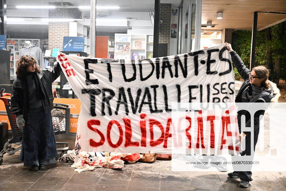 Students blocked the ULB campus in Brussels BRUSSELS, BELGIUM - OCTOBER 22: Students at the Universite Libre de Bruxelles (ULB) Solbosch Campus erect barricades and hang protest banners blocking campus entrances in Brussels, Belgium on Wednesday, October 22, 2026. Demonstrators assembled to protest planned tuition fee increases and budget cuts targeting higher education funding across the Wallonia-Brussels Federation. Dursun Aydemir Anadolu Brussels Belgium. Editorial use only. Please get in touch for any other usage.