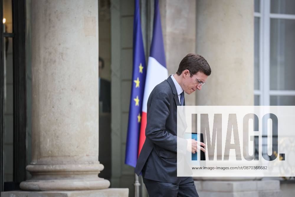 Paris, France le 22 octobre 2026 - Sortie du Conseil des ministres au palais de l Elysee - Exit of the Council of Ministers at the Elysee Palace Ici M. Edouard GEFFRAY, ministre de l Education nationale