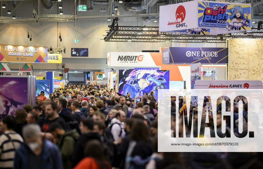 Besucher und Besucherinnen in den Messenhallen, Halle 5. Sammelkartenspiele, One Piece, Naruto, sushi push, am 22.10.2026 Messe SPIEL Essen vom 22.10 - 25.10.2026 in E s s e n Deutschland. Grugahalle