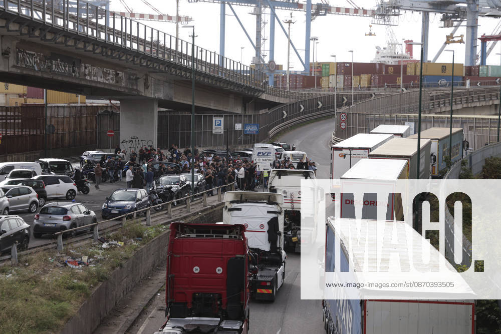 News - Truck Drivers Protest Fuel Prices in Naples HGV drivers take part in a slow-moving truck convoy through Naples as protests against rising fuel prices and operating costs continue. The vehicles, stationed for days on Via Argine, moved toward the port before returning to their original position, causing major traffic disruption. The blockade has also prevented fuel tankers from leaving the depot, contributing to shortages of petrol and diesel at filling stations. Protesters explained their demands to passersby and expressed disappointment with the government s recently introduced aid decree. Napoli Napoli Italy