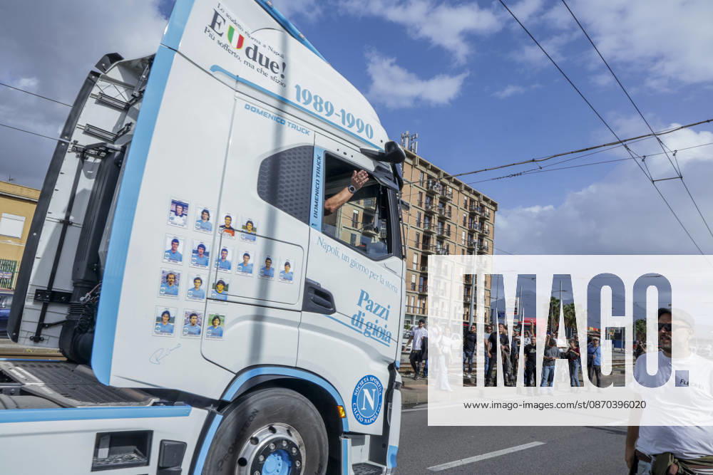 IPA90037894 - HGV drivers are taking part in a slow-moving truck convoy through Naples as protests against rising fuel prices and operating costs continue. The vehicles, which had been stationed for days on Via Argine, moved toward the port before returning to their original position, causing major traffic disruptions. The blockade has also prevented fuel tankers from leaving the depot, contributing to shortages of gasoline and diesel at gas stations. Protesters explained their demands to passersby and expressed disappointment with the government’s recently introduced aid decree.