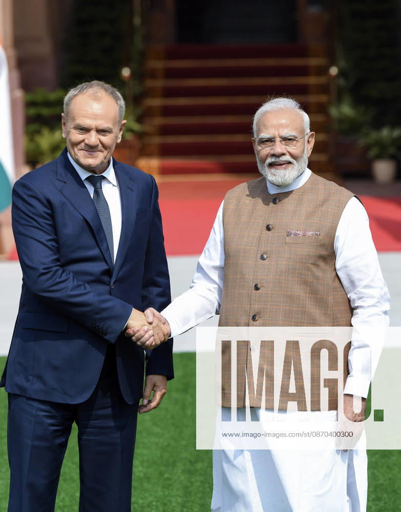 Poland PM Donald Tusk in India New Delhi, Oct 22 (ANI): Prime Minister Narendra Modi shakes hands with his Polish counterpart, Donald Tusk, at Hyderabad House, in New Delhi on Thursday. NEW DELHI Delhi India