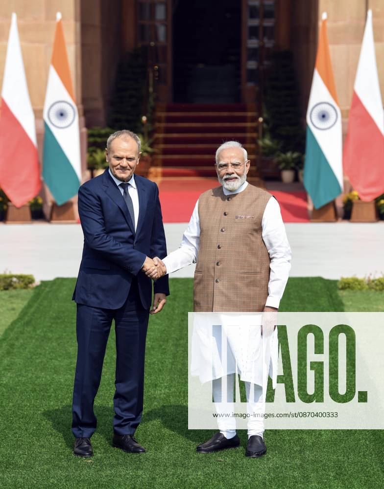 Poland PM Donald Tusk in India New Delhi, Oct 22 (ANI): Prime Minister Narendra Modi shakes hands with his Polish counterpart, Donald Tusk, at Hyderabad House, in New Delhi on Thursday. NEW DELHI Delhi India