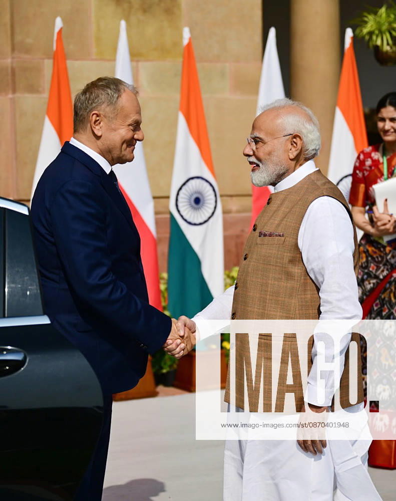 Poland PM Donald Tusk in India New Delhi, Oct 22 (ANI): Prime Minister Narendra Modi receives Polish Prime Minister Donald Tusk at Hyderabad House, in New Delhi on Thursday. (@narendramodi X ANI Photo) New Delhi Delhi India