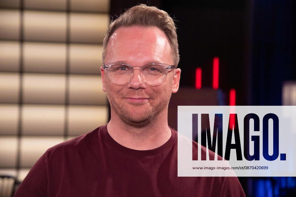 Ralf SCHMITZ, comedian, actor, portrait, cropped single image, single subject, appearing as a guest on the show Koelner Treff on WDR television