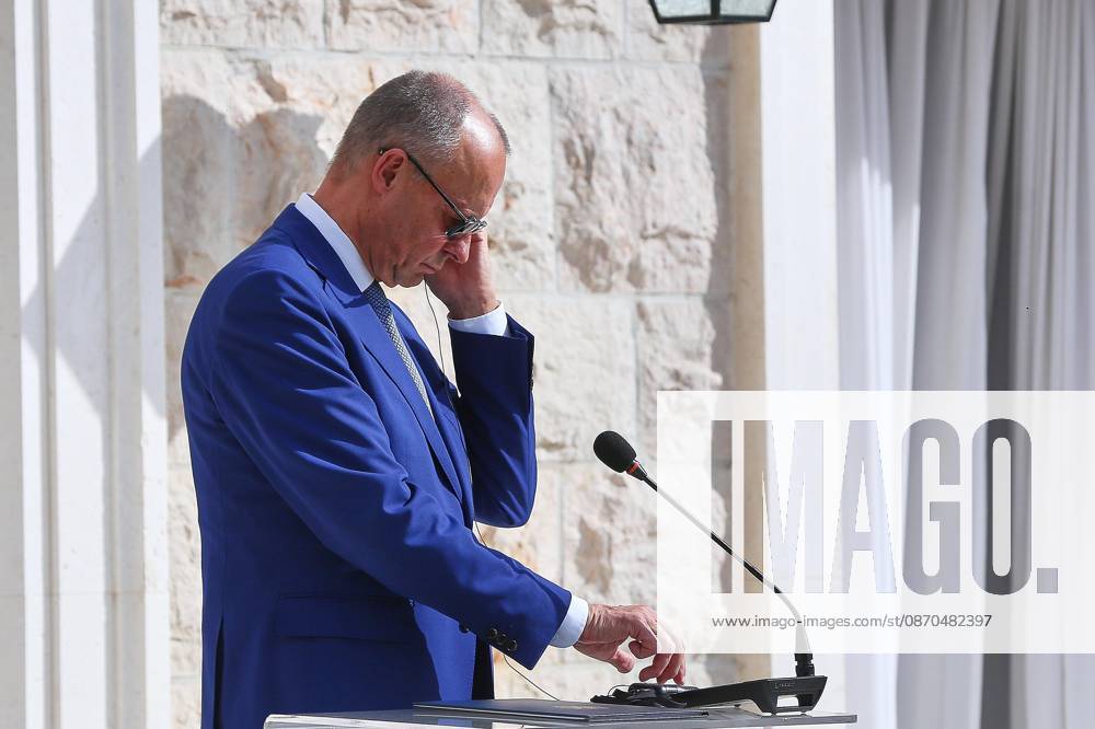 Sveti Stefan, Montenegro, 22.10.2026: Auslandsreise des Kanzlers zum Berlin Prozess -Gipfel: Pressekonferenz mit Bundeskanzler Friedrich Merz (CDU)