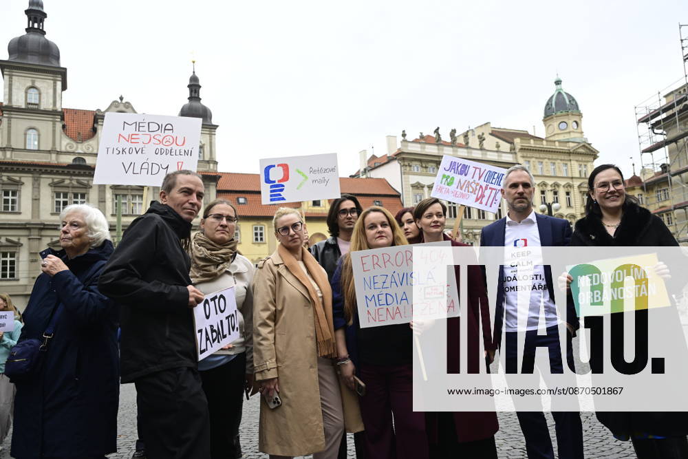 People demonstrate against the governing coalition s plan to abolish license fees for Czech Television (CT) and Czech Radio (CRo), on the Lesser Town Square, in Prague, Czech Republic, on October 23, 2026. The hastily organized protest was a response to the fact that coalition lawmakers today pushed through a motion in the Chamber of Deputies to give priority to the first reading of this bill. The second from the left is Ivan Bartos (Pirates), in the middle is Hana Ancincova (Pirates), and the second from the right is Zdenek Hrib (Pirates). (CTKxPhoto RomanxVondrous) CTKPhotoP2026102304870 CTKPhotoP2026102304870