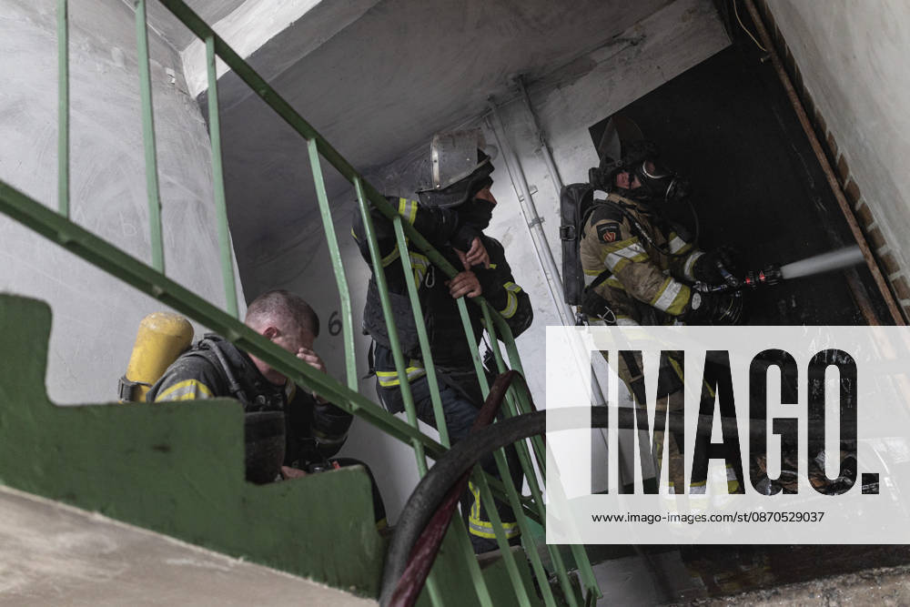 Russian drone attack on a residential building in Kramatorsk KRAMATORSK, UKRAINE - OCTOBER 23: Ukrainian firefighters put out a fire following a Russian drone attack on a residential building in Kramatorsk, Ukraine, 23 October 2026 Diego Herrera Carcedo Anadolu Kramatorsk Ukraine. Editorial use only. Please get in touch for any other usage.
