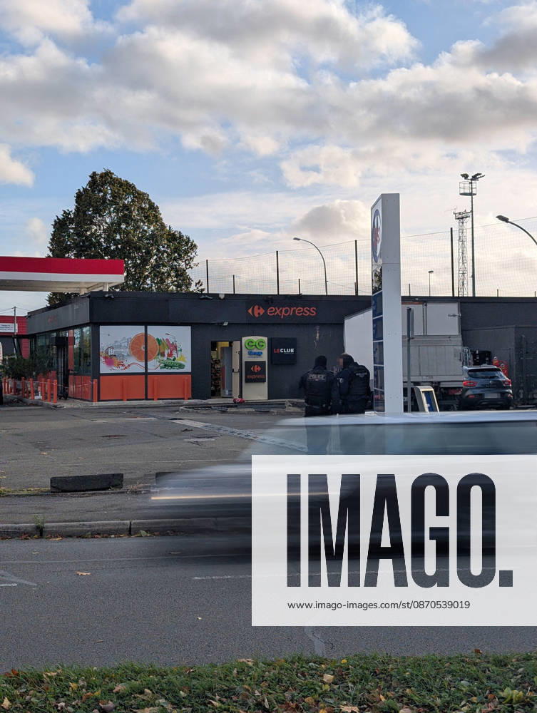 Police Investigate a Suspected Terrorist Shooting in Trappes and La Verrière - France Police officers and forensic experts conduct detailed site investigations at an Esso gas station along the N10 highway following a shooting across Trappes and neighboring La Verrière. The attack left one man dead and four others injured, including a 12-year-old girl who was critically wounded. France s National Anti-Terrorism Prosecutor s Office (PNAT) has opened an investigation after a gunman fired at bystanders from a vehicle before being arrested in nearby Coignières. Trappes, France, October 23, 2026. Photo by ABACAPRESS.COM Trappes Ile-de-France France