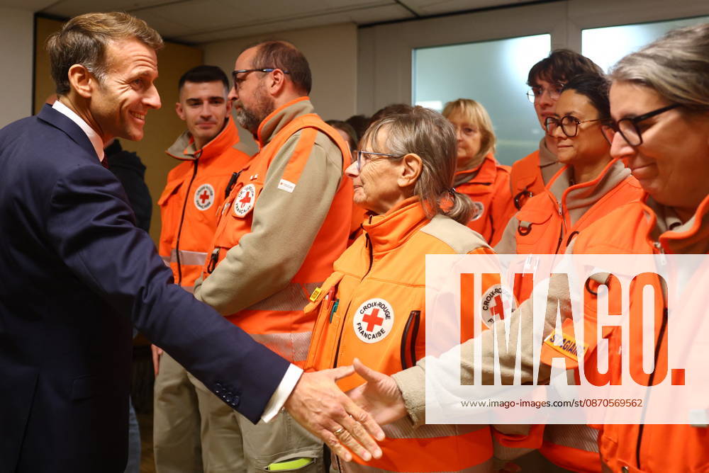 French President Macron in Trappes After Deadly Shooting - France French President Emmanuel Macron meets rescue forces at the town hall after a drive-by shooting during which a person was killed and at least four others were wounded including a 12-year-old girl, in Trappes, in the Yvelines department, near Paris, France, October 23, 2026. Photo by Hannah McKay Pool ABACAPRESS.COM Trappes France