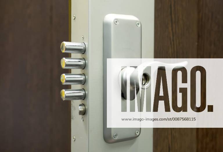 Security door lock