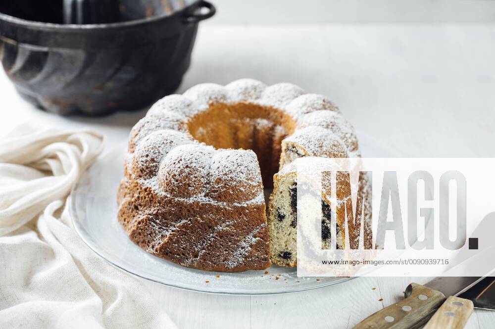 IMAGO Creative: Food, Mohn Poppy seed ring cake IPF00502